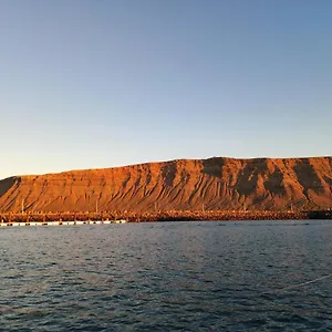 Magnifico Barco En La Graciosa Caleta de Sebo